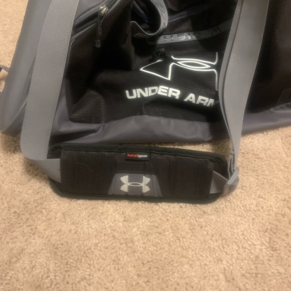 Under Armour Extra Large Duffel/Gym Bag Black/Gray - Picture 4 of 5